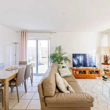 Grand Avec Jacuzzi Et Terrasse De 55m2 *