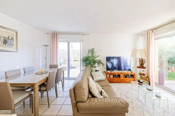 Grand Avec Jacuzzi Et Terrasse De 55m2 *